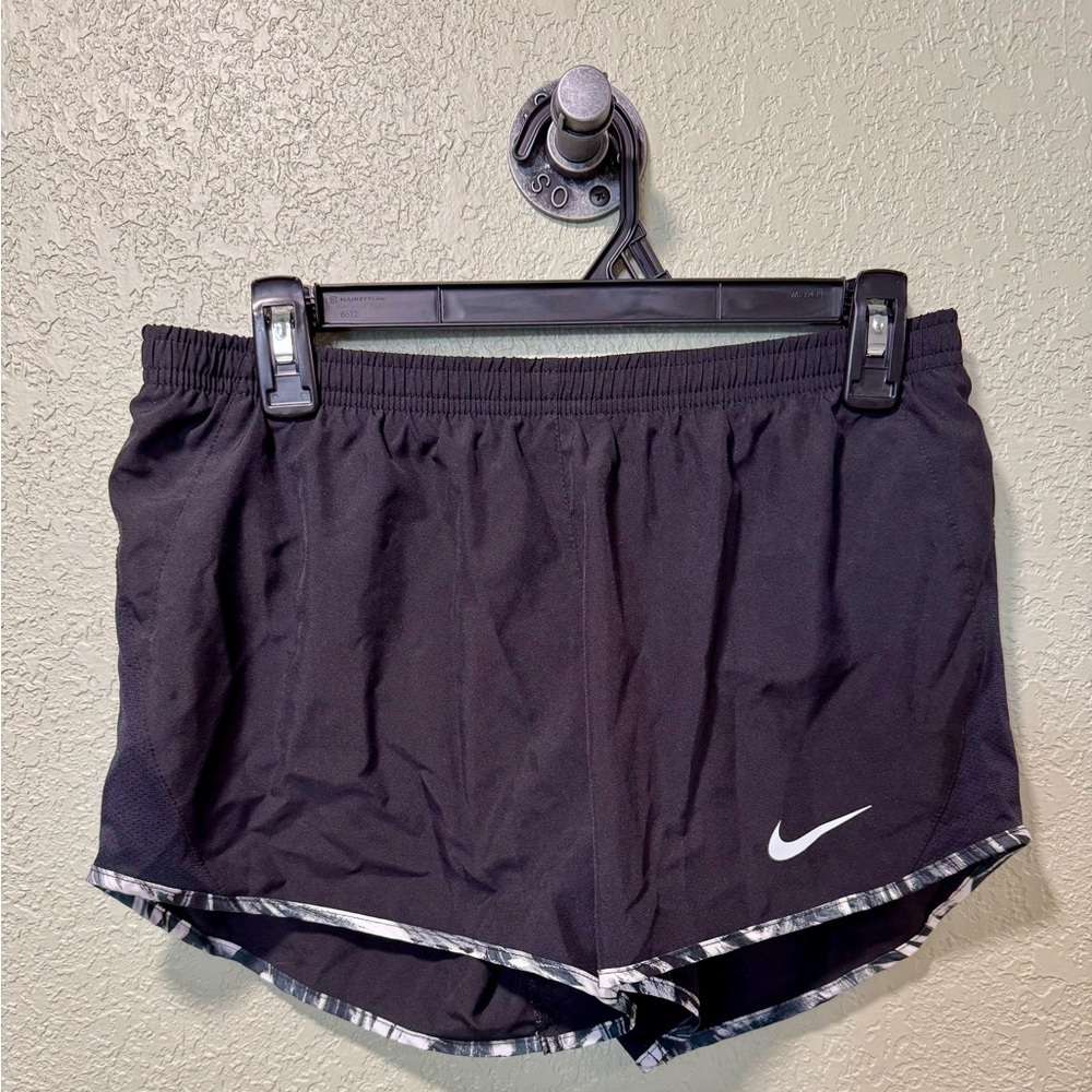 Nike Women's Black Athletic Shorts Small